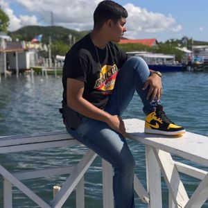 Meet your Posher, Adrian